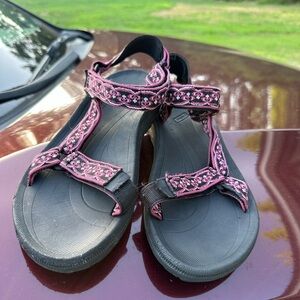TEVA Midform Universal Black and Pink Women's Sandals size 10